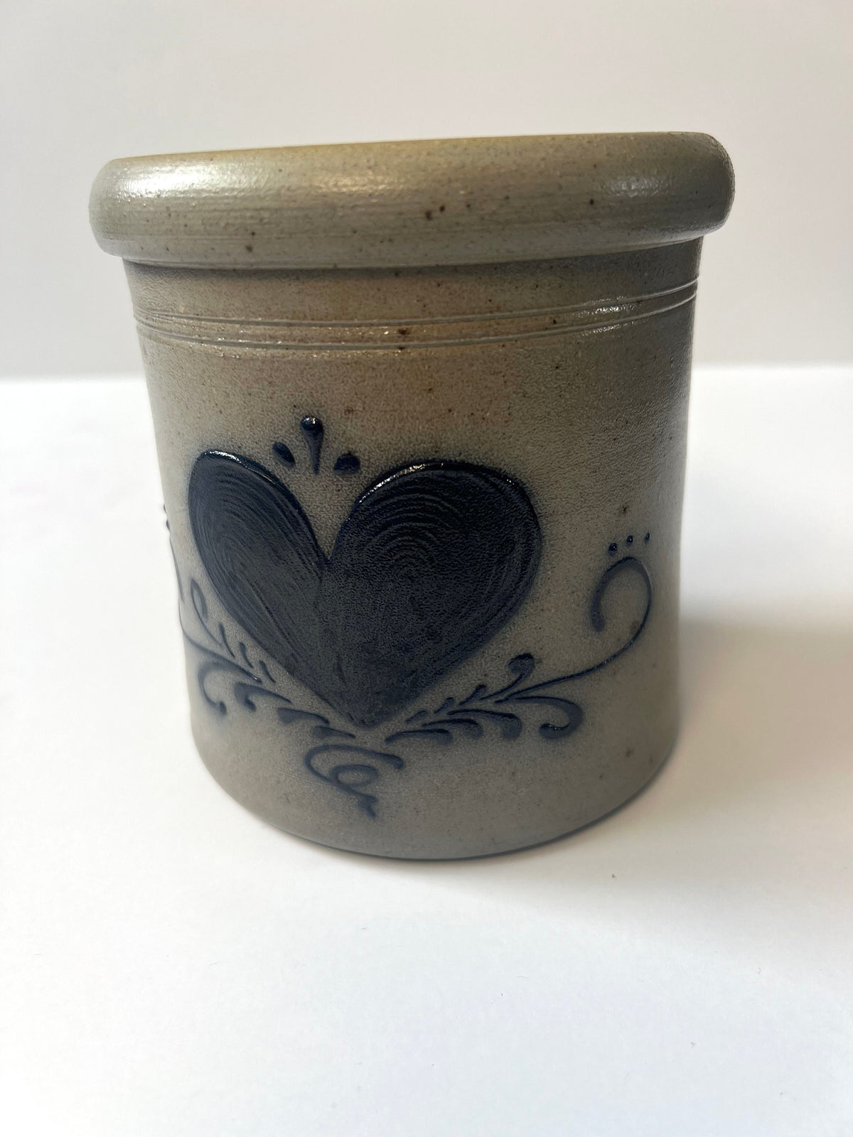 Vintage Rockdale Pottery Crock – Gray Salt Glaze, Blue Heart Flower, 1991 First Firing