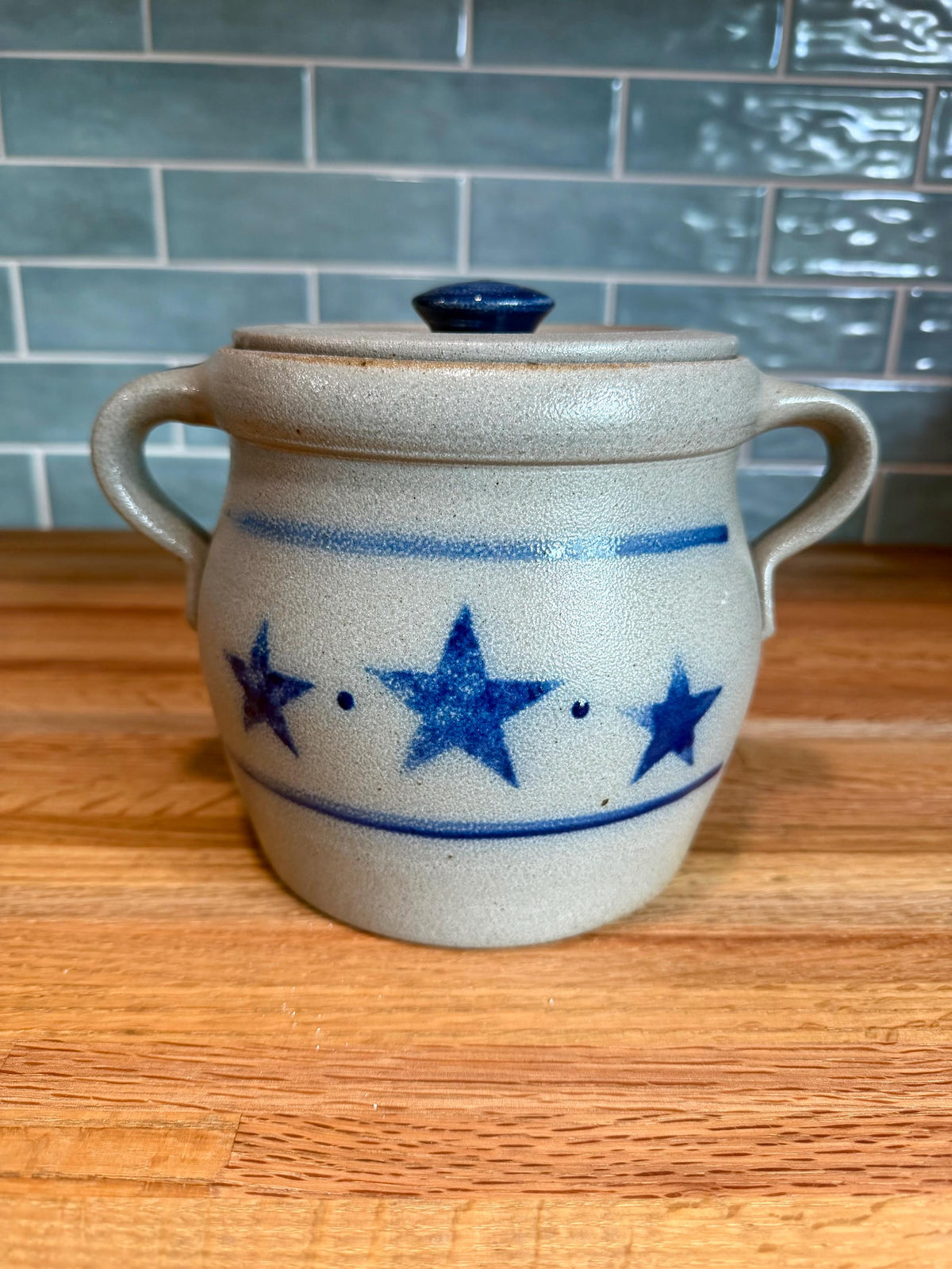 Vintage Rowe Pottery Bean Pot – Gray Salt Glaze, Cobalt Blue Stars 1999