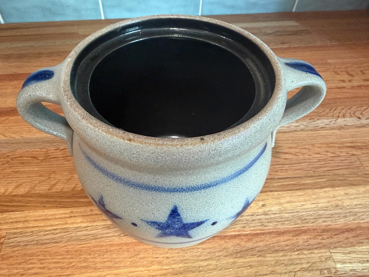 Vintage Rowe Pottery Bean Pot – Gray Salt Glaze, Cobalt Blue Stars 1999