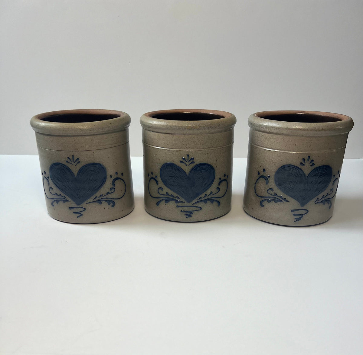 Vintage Rockdale Pottery Crock Set – Gray Salt Glaze Stoneware, Hand-Painted Blue Heart