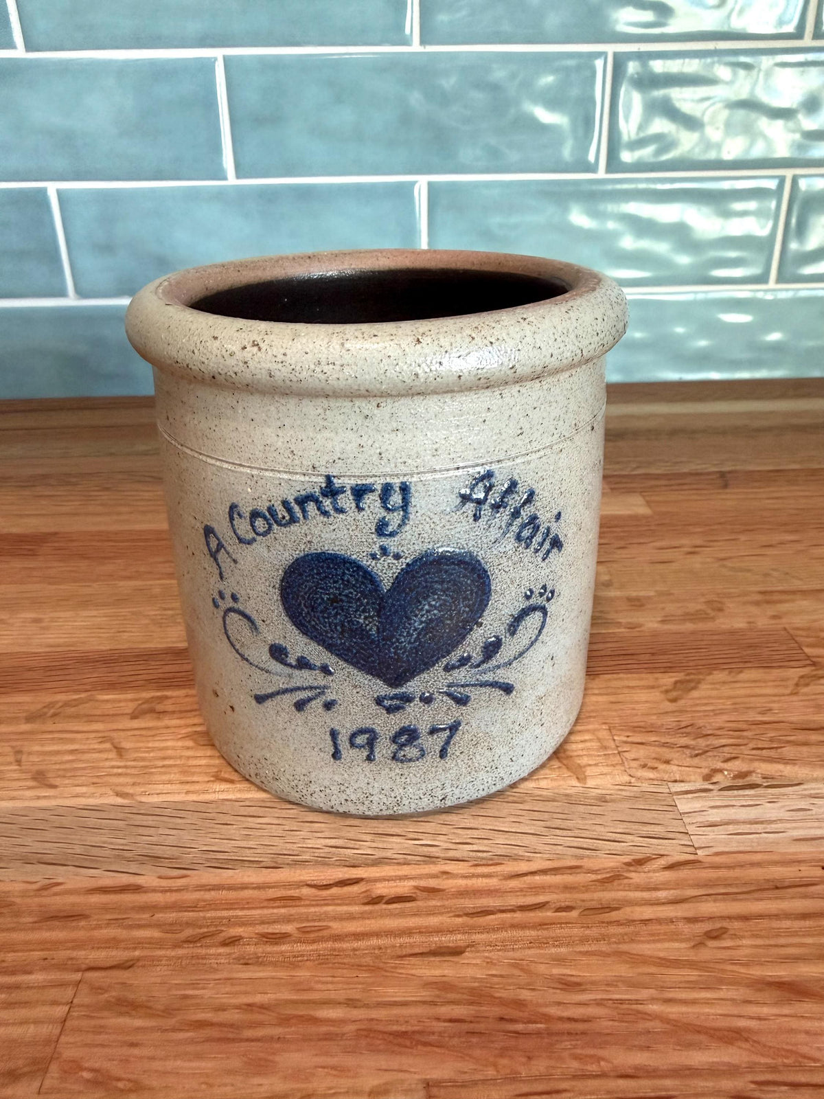 Vintage Rockdale Pottery Crock Jar – Hand-Painted Blue Heart, 1987