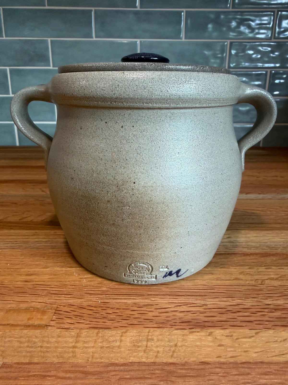 Vintage Rowe Pottery Bean Pot – Gray Salt Glaze, Cobalt Blue Stars 1999