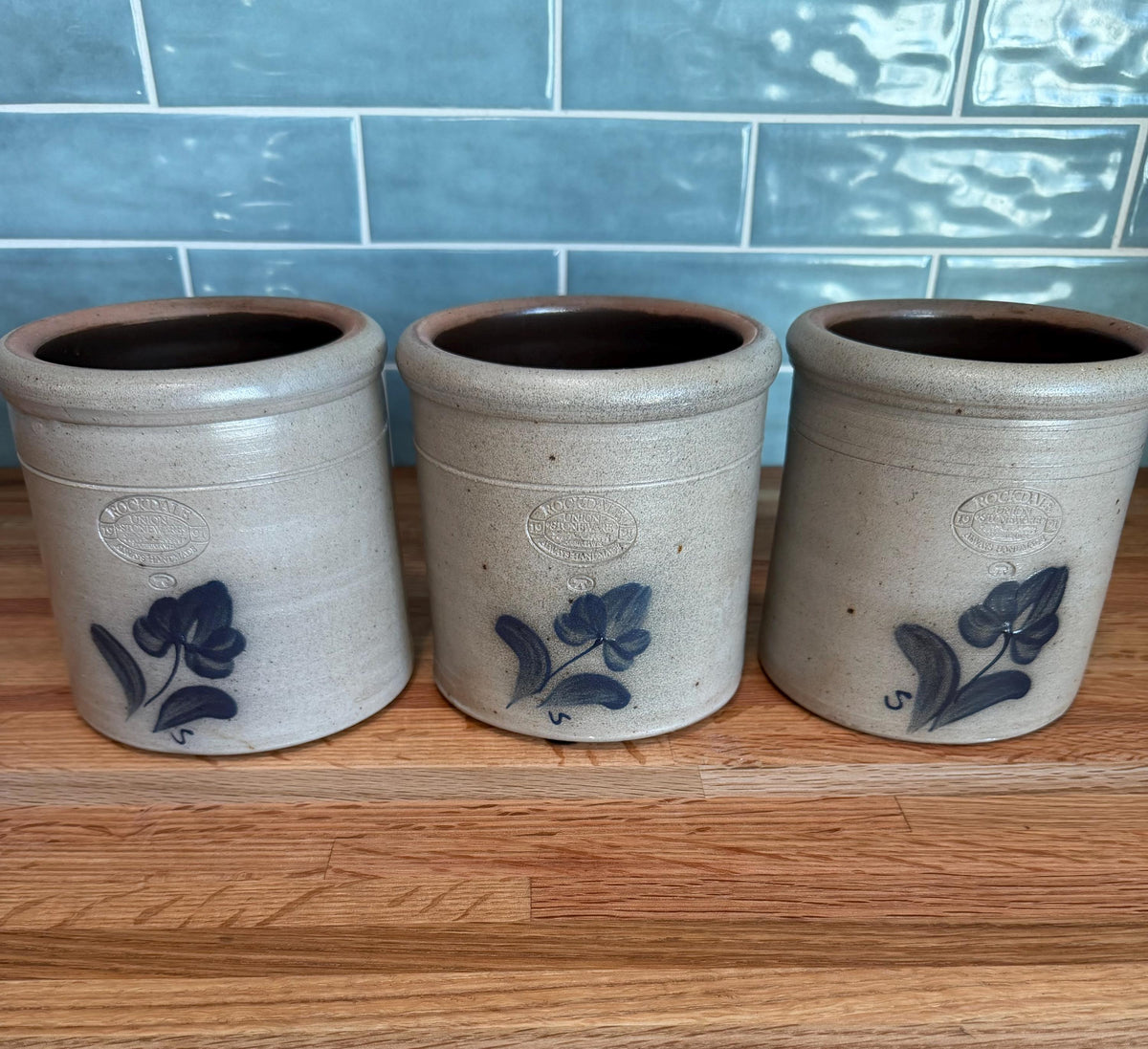 Vintage Rockdale Pottery Crock Set – Gray Salt Glaze Stoneware, Hand-Painted Blue Heart